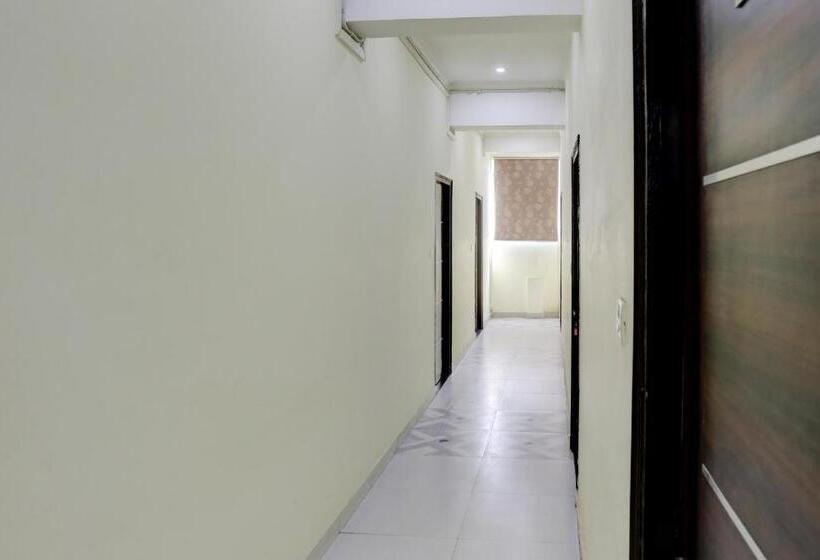 Hotel Oyo 29308 Virasat Shaheed Path Inn