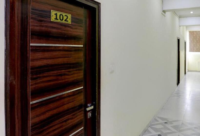 Hotel Oyo 29308 Virasat Shaheed Path Inn