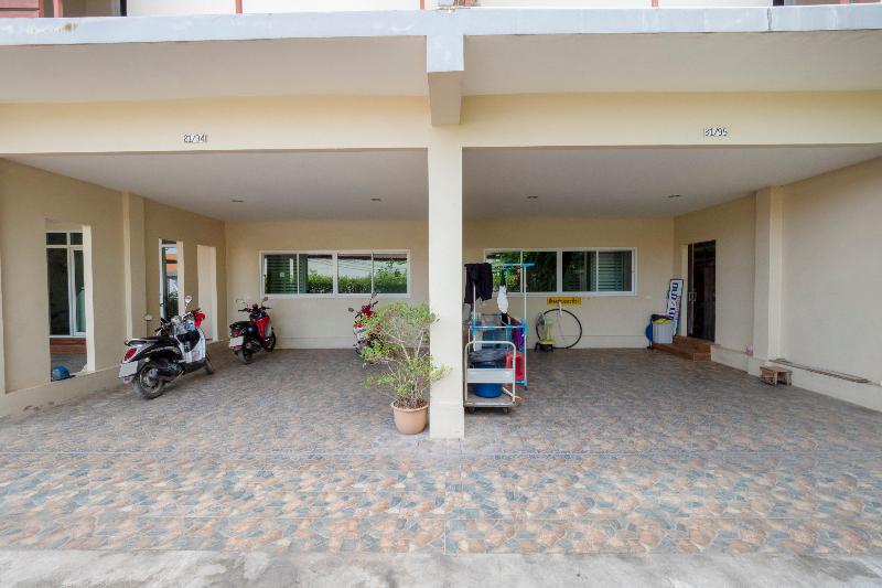 Отель Oyo 698 Pattaya City