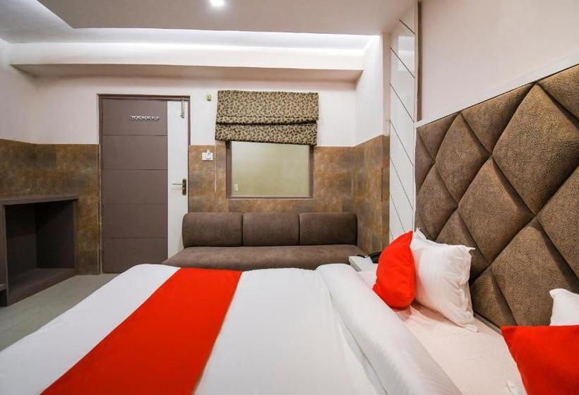ホテル Oyo 70123 Sada Shiv Guest House