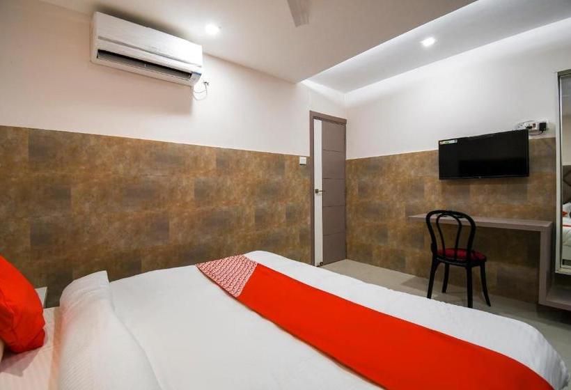 ホテル Oyo 70123 Sada Shiv Guest House