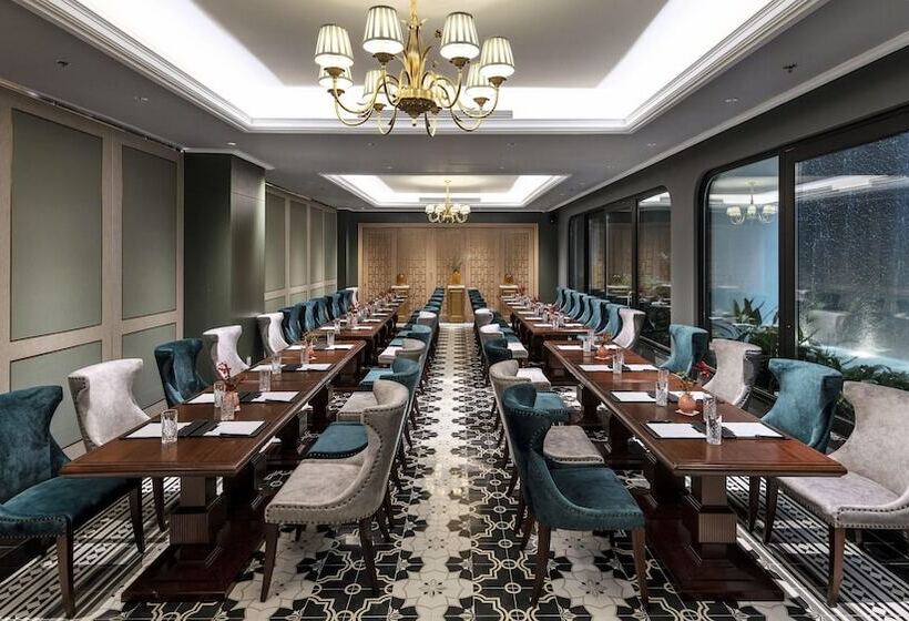 هتل Peridot Grand Luxury Boutique