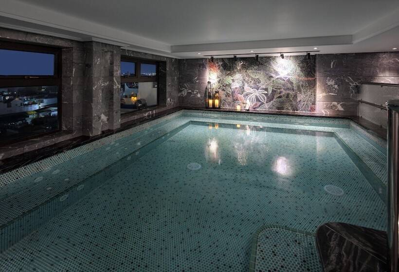 هتل Peridot Grand Luxury Boutique