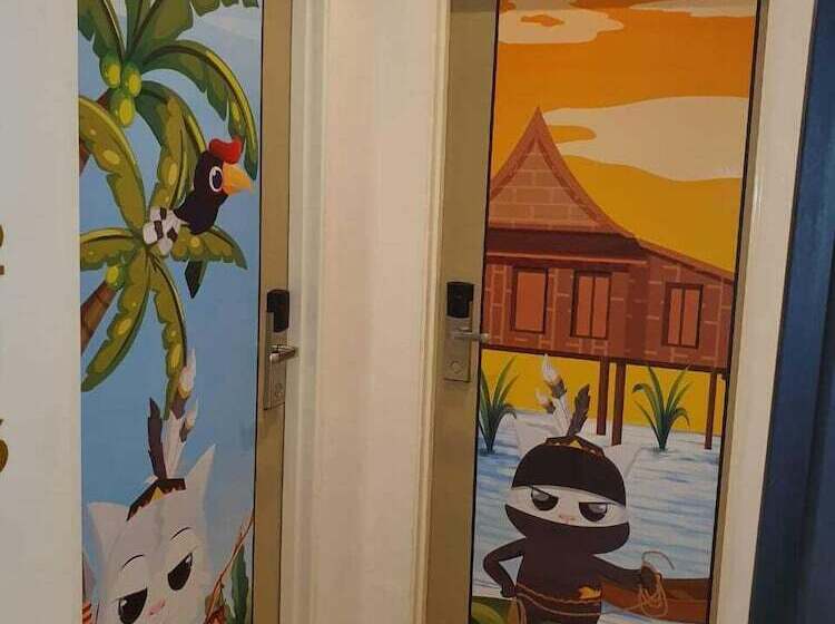 호텔 Regatta Stay Kozi Square Kuching