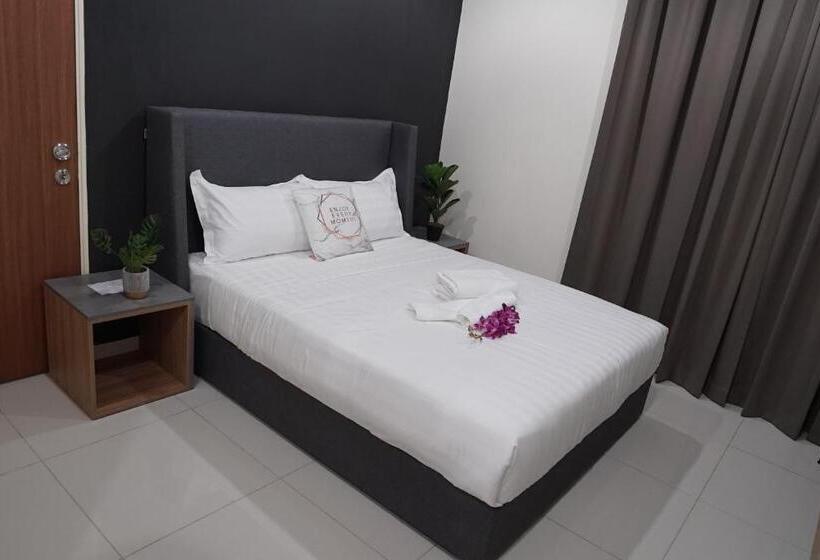 호텔 Regatta Stay Kozi Square Kuching