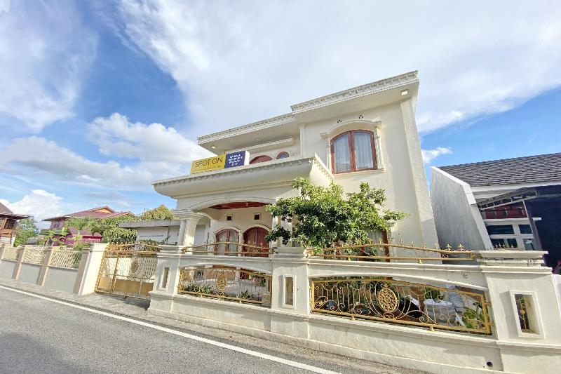 בית מלון כפרי Spot On 2897 Rahmah Residence Syariah