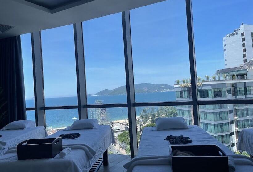 هتل The Empyrean Nha Trang