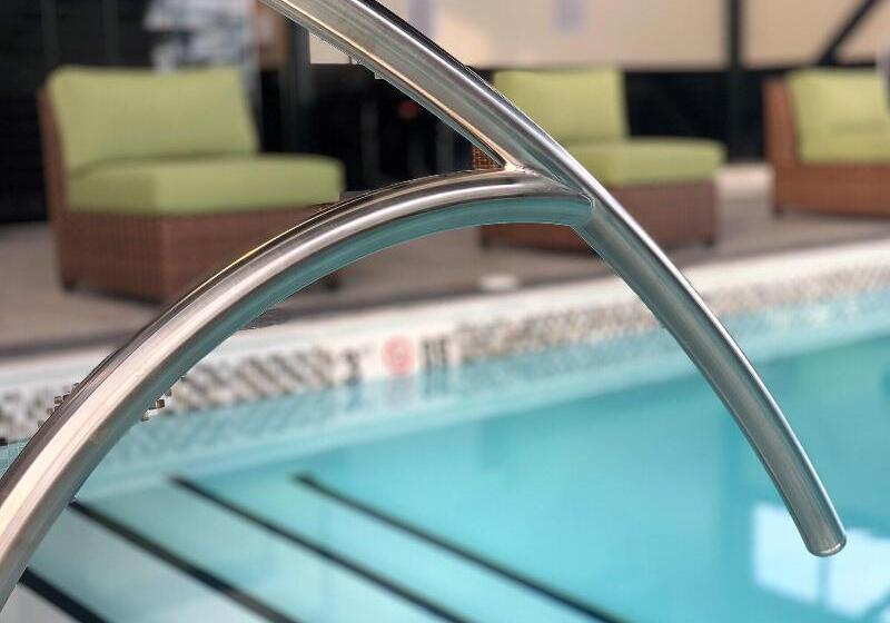 ホテル Wingate By Wyndham Kanata West Ottawa