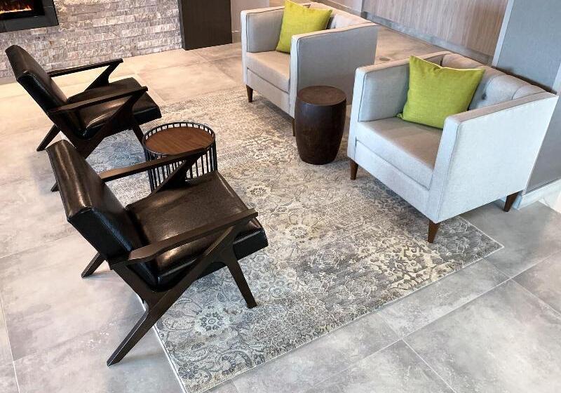 ホテル Wingate By Wyndham Kanata West Ottawa