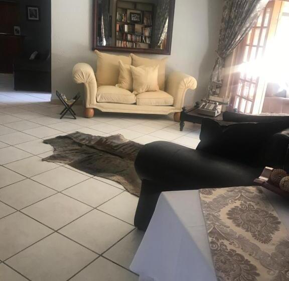 膳宿费 Dara@medi Lodge