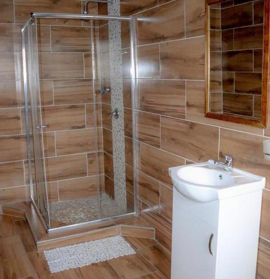 פנסיון Esther Palace