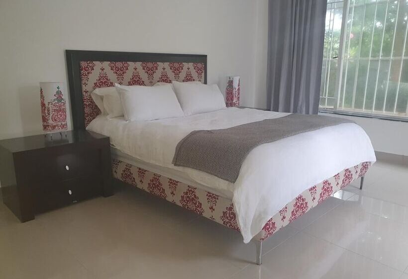 펜션 Ouklip Place Hotels