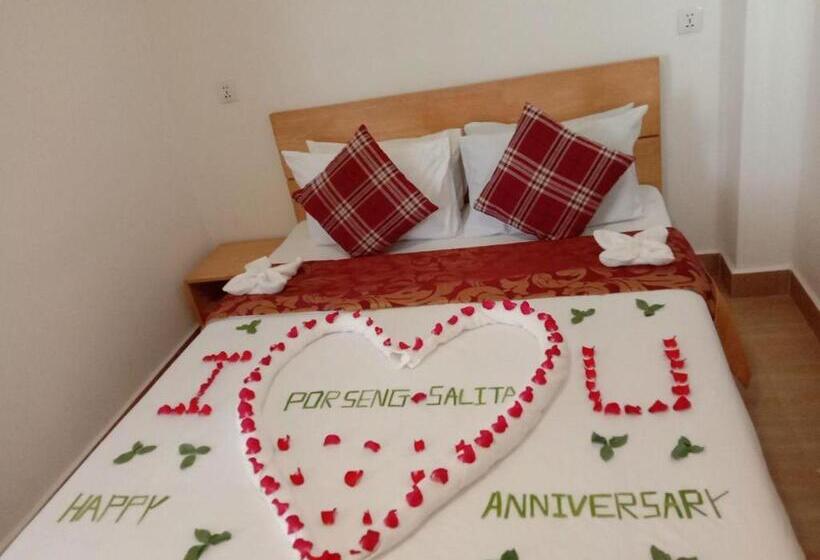 ペンション Redhouse