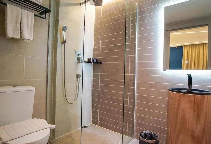 호텔 Regatta Stay Kozi Square Kuching