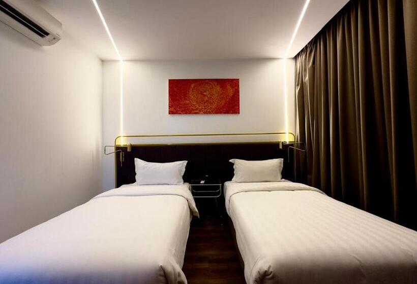 호텔 Regatta Stay Kozi Square Kuching