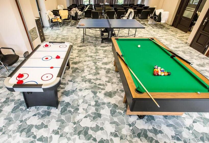 אתר נופש Carpat Inn