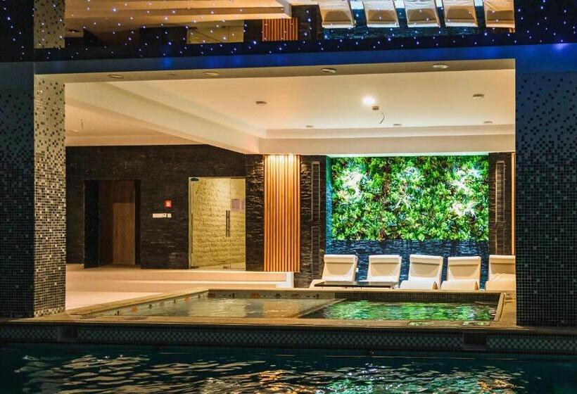 אתר נופש Carpat Inn