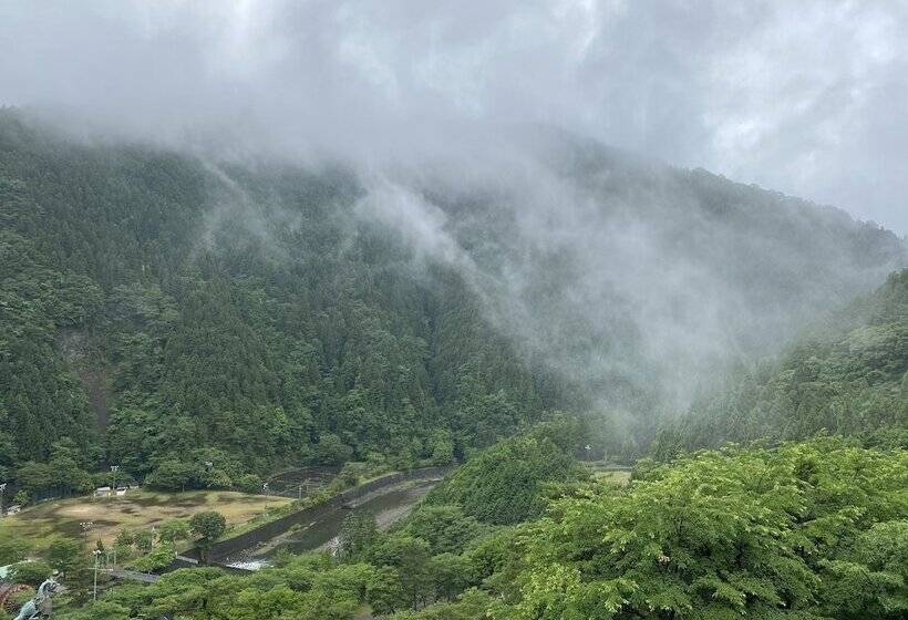 Riverside Hostel B&b – Hostel