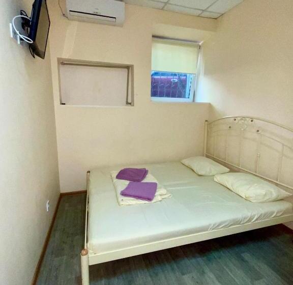 هاستل адмирал хостел