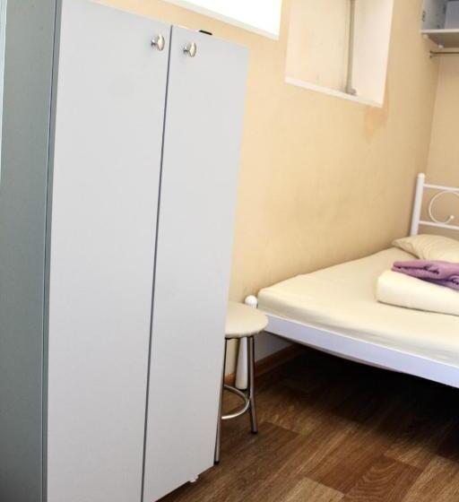 هاستل адмирал хостел