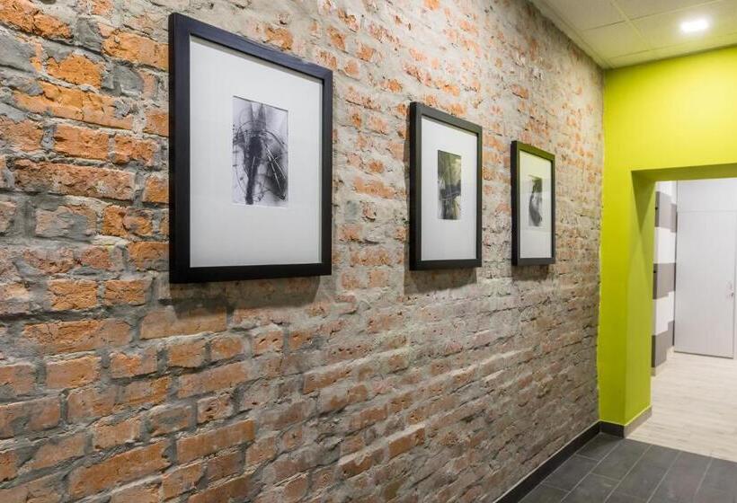 هاستل Art хостел готель адреналін