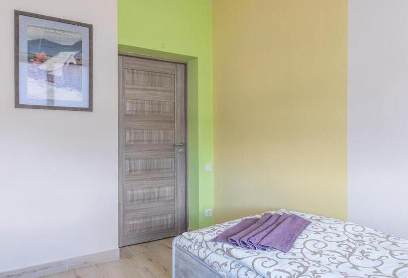 هاستل Art хостел готель адреналін