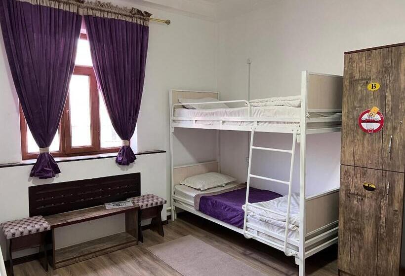 فندق صغير Besqala