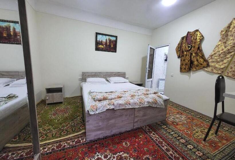 הוסטל Bobo Haydar Guest House