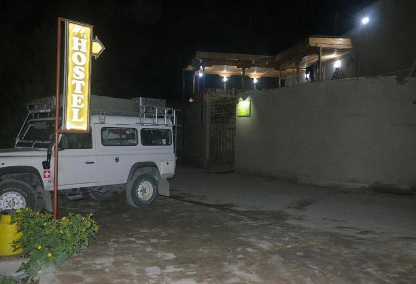 ユースホステル Guest House Dilorom B&b