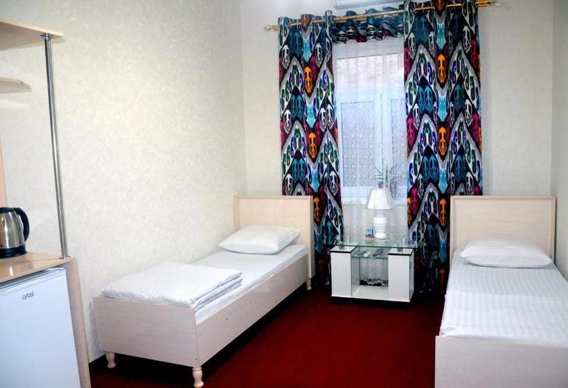 ユースホステル Guest House Dilorom B&b