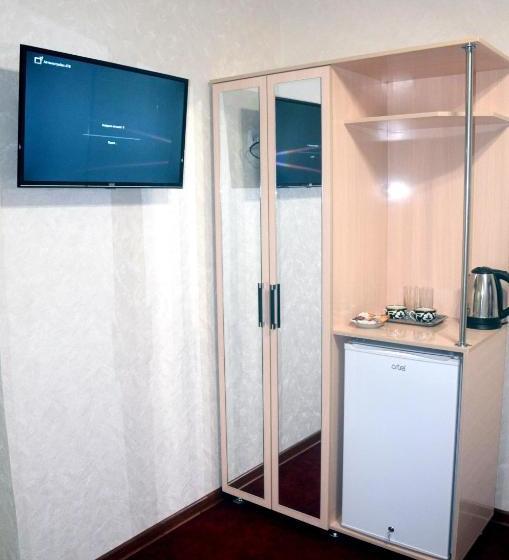 ユースホステル Guest House Dilorom B&b