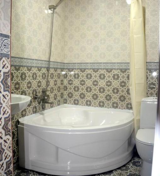 ユースホステル Guest House Dilorom B&b