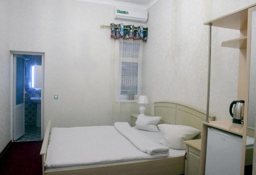 ユースホステル Guest House Dilorom B&b