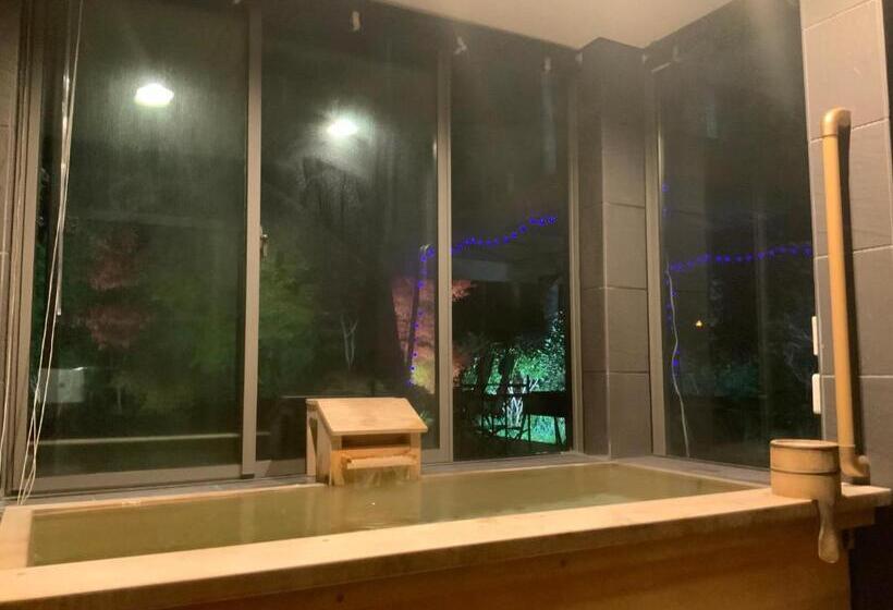 تختخواب و صبحانه Kakureyado Fujikawaguchiko