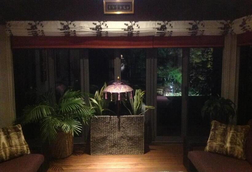 تختخواب و صبحانه Kakureyado Fujikawaguchiko