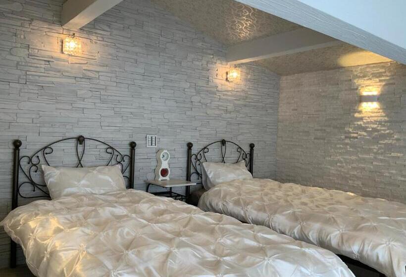 تختخواب و صبحانه Kakureyado Fujikawaguchiko