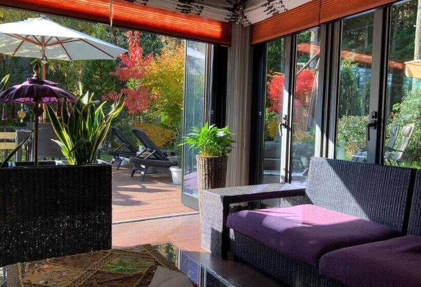 تختخواب و صبحانه Kakureyado Fujikawaguchiko