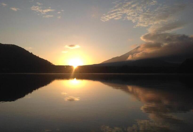 تختخواب و صبحانه Kakureyado Fujikawaguchiko