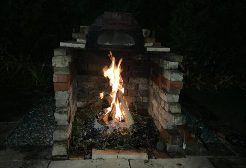 تختخواب و صبحانه Kakureyado Fujikawaguchiko