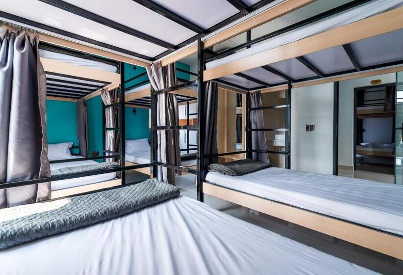 تختخواب و صبحانه Peaceful House Hostel