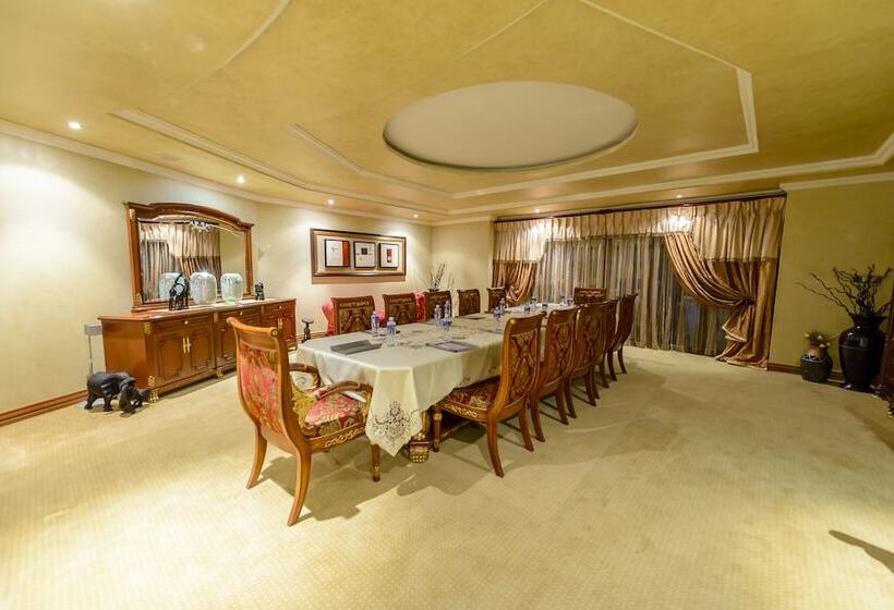 Equestrian Royal Boutique Hotel & Spa