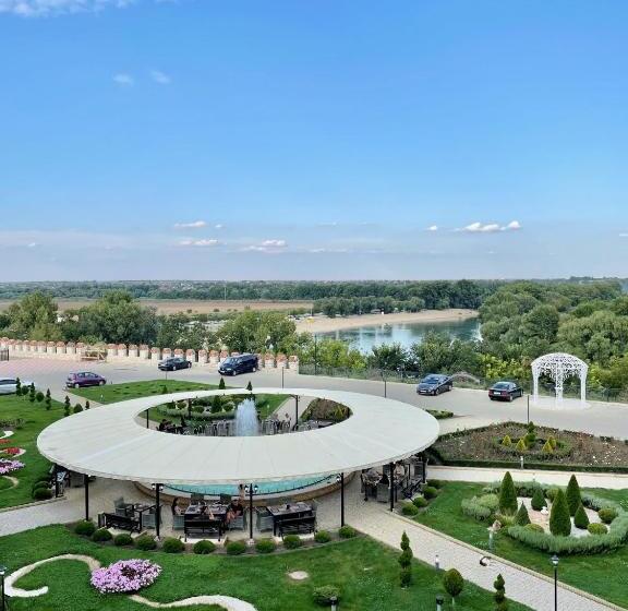 هتل старый бастион