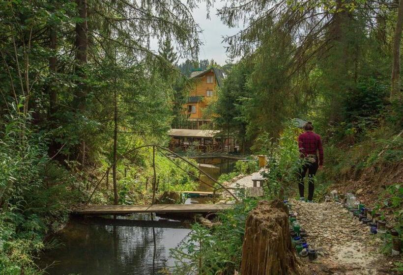 Hotell резорт тростян