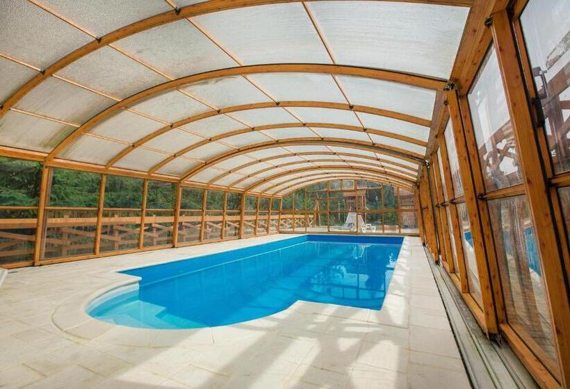 Hotell резорт тростян