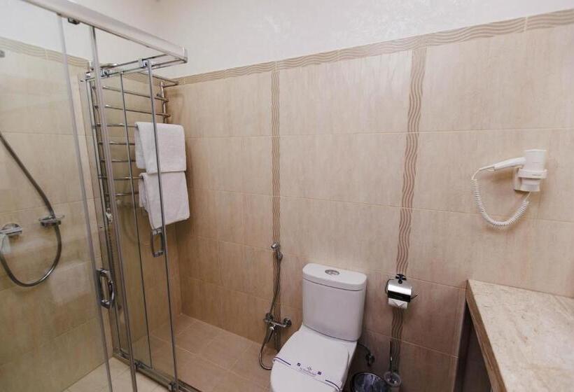 هتل Cruce De Gustos