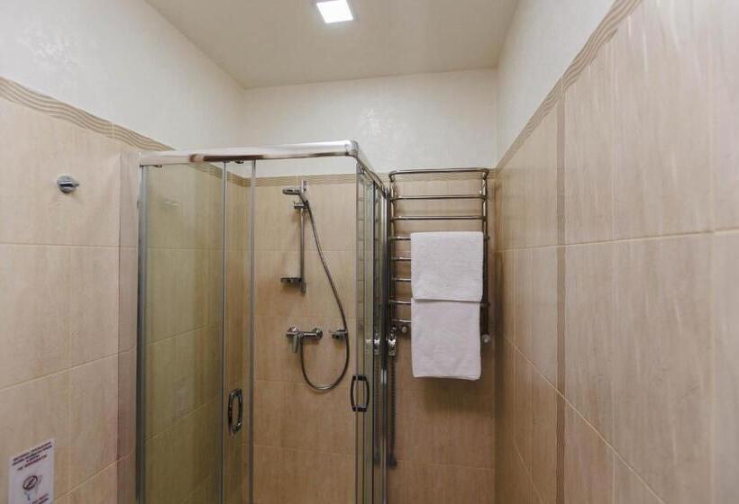 هتل Cruce De Gustos