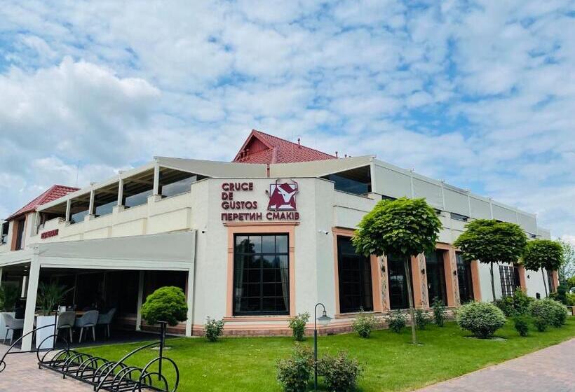 هتل Cruce De Gustos