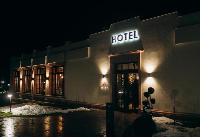 هتل Cruce De Gustos