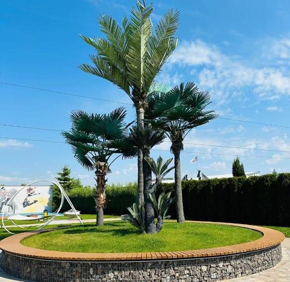 هتل Cruce De Gustos