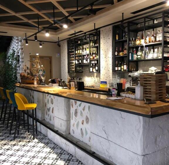 فندق Cruce De Gustos